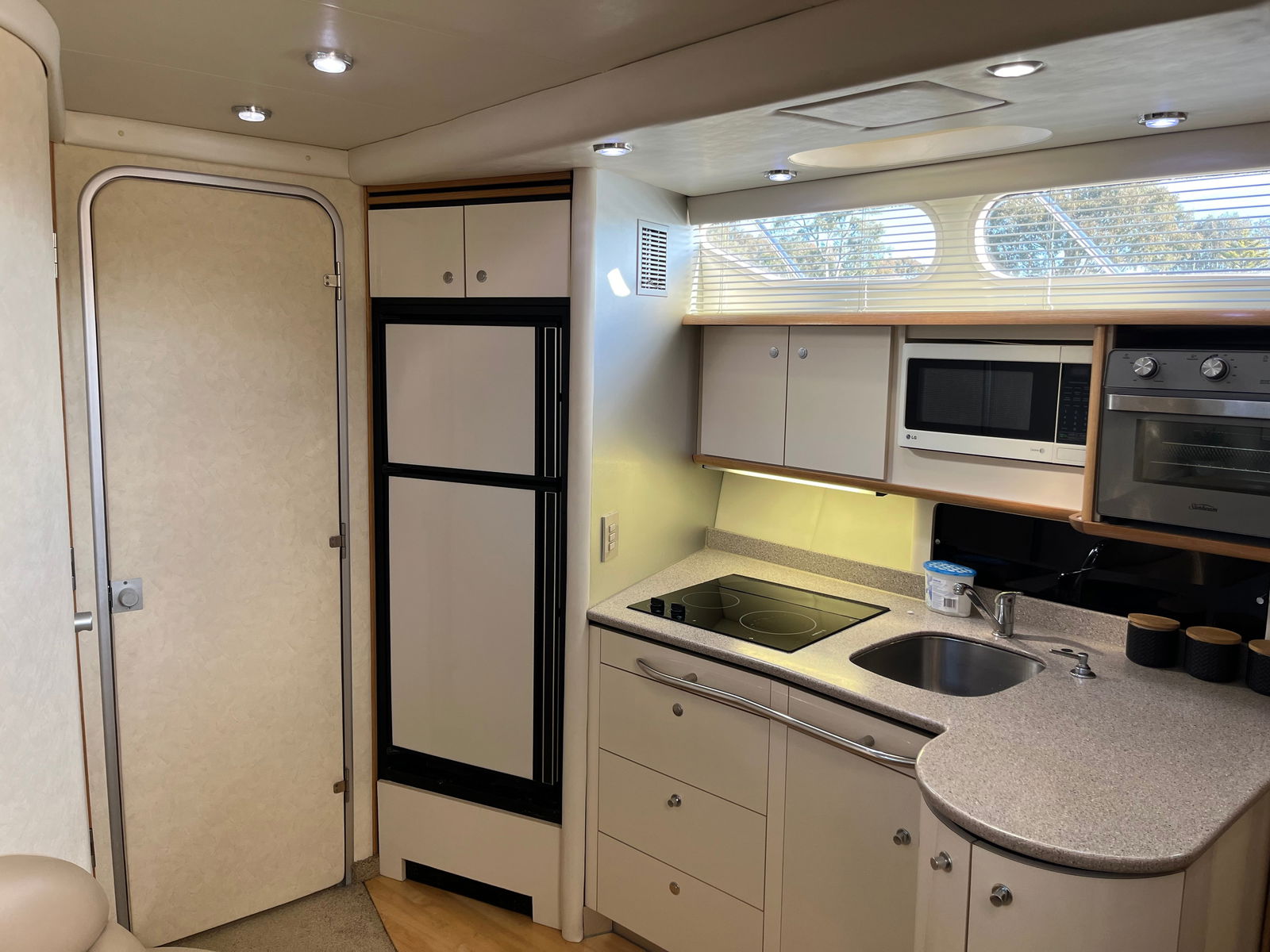 1997 Bayliner 42 Avanti Express Hardtop